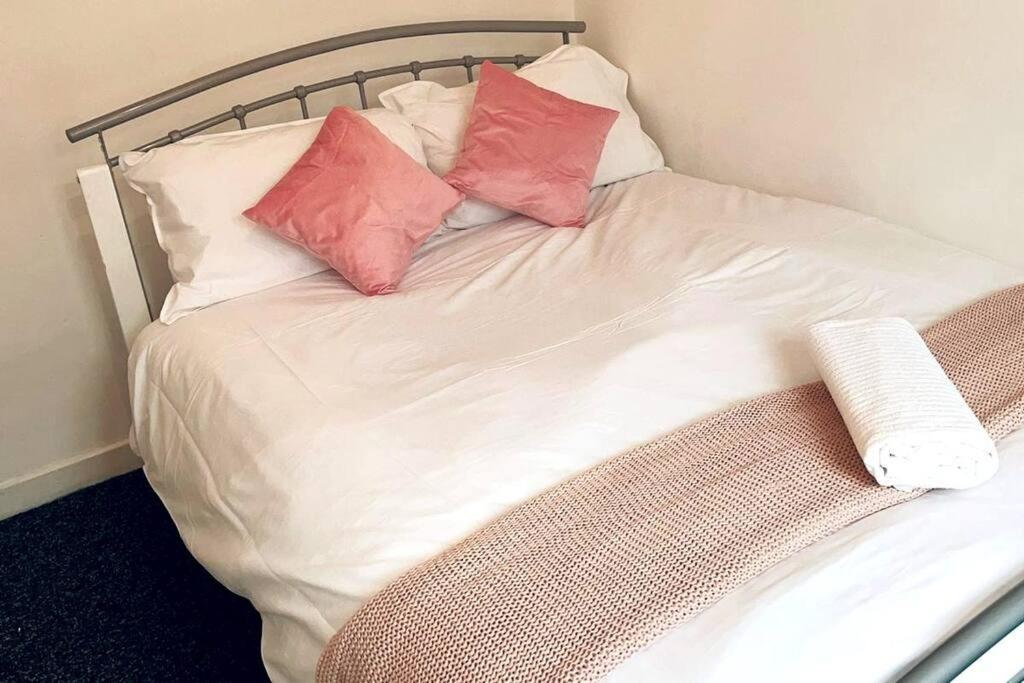 Comfortable Town House In Coventry City Centre Vila Exterior foto