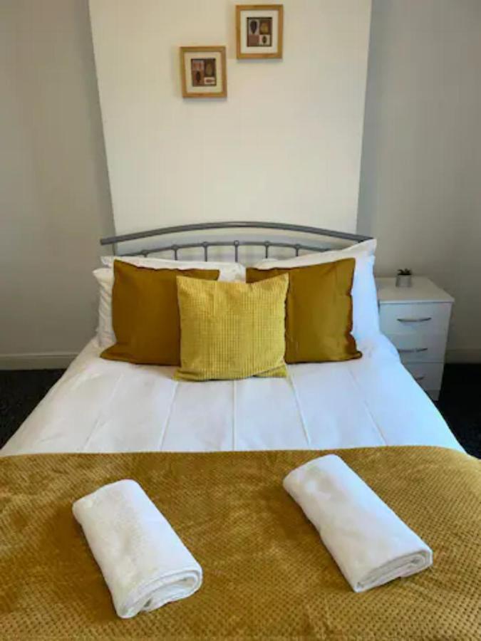 Comfortable Town House In Coventry City Centre Vila Exterior foto