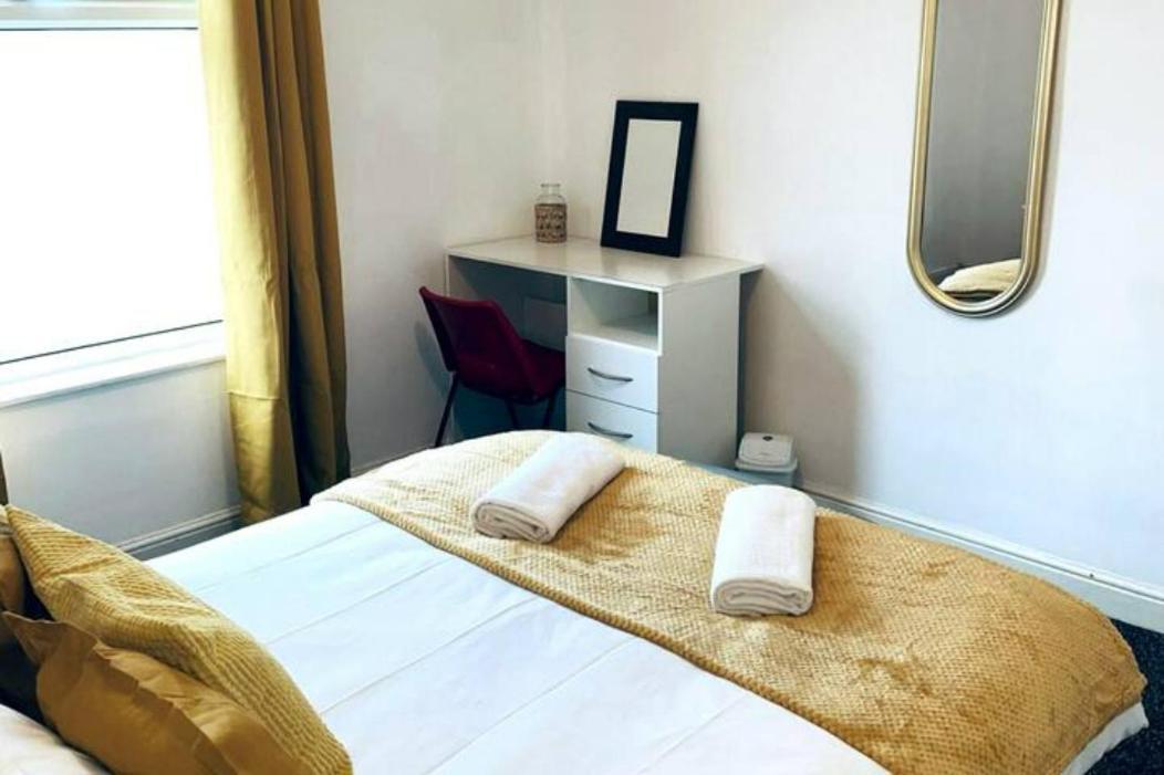Comfortable Town House In Coventry City Centre Vila Exterior foto