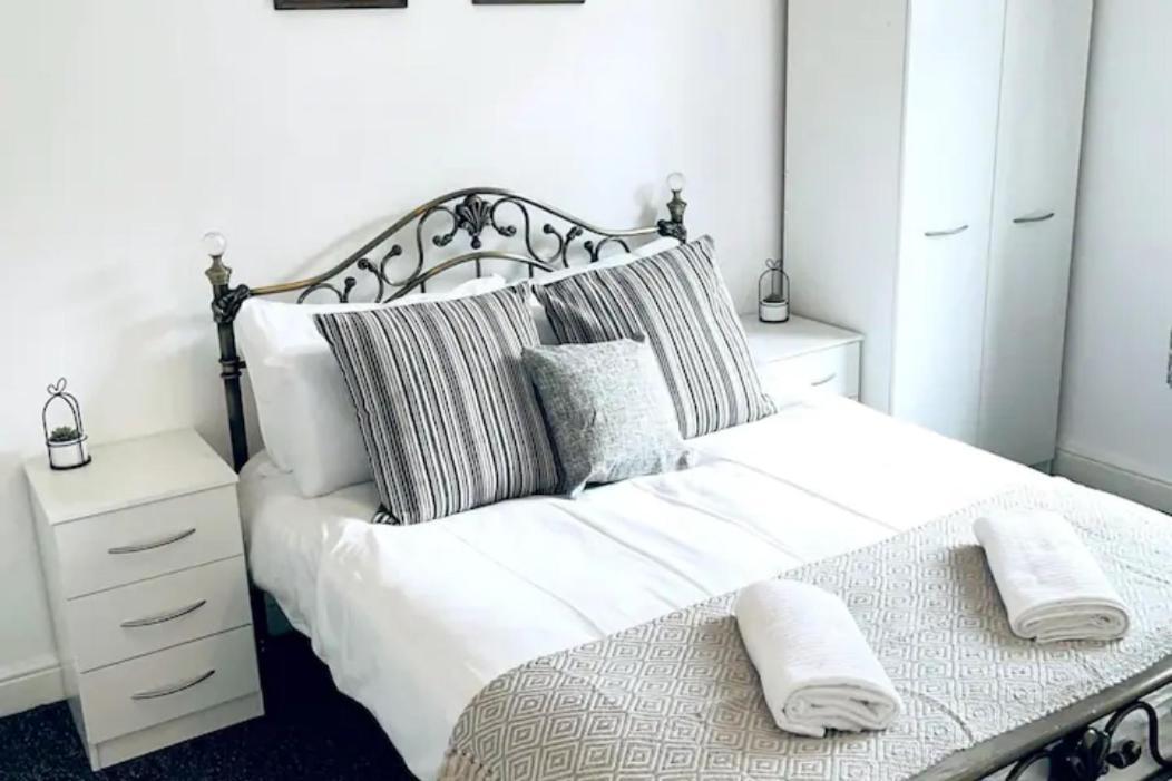 Comfortable Town House In Coventry City Centre Vila Exterior foto